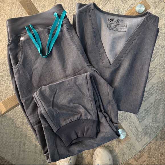 Figs Other - Figs Graphite Gray Scrub Set